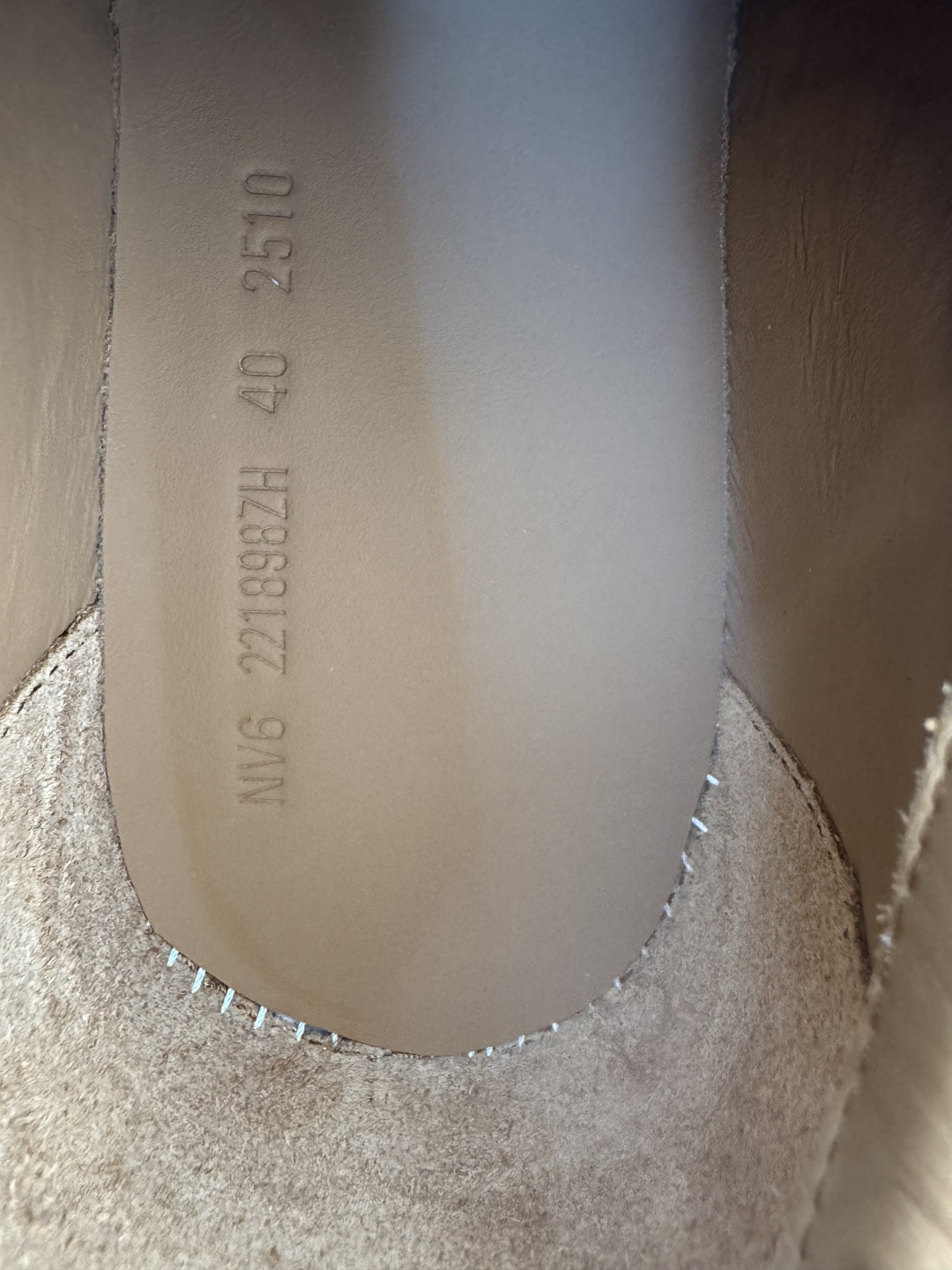 NO:931509,(High-profile foreign trade products produced by Foshan's top manufacturers) HERMES Next 2026 latest model calfskin, round toe lace-up 4.32cm, low-cut lifestyle shoes, full shoes with Mark thread, complex craftsmanship, men's style, imported leather production!  The best sole on the market!  The tooth marks and water chestnuts are clear and three-dimensional!  Produced with top imported raw materials!  Size:38 39 40 41 42 43 44 45 46 (excellent order price),,hermes,hermes,cowhide19860909(佛山顶级大厂出品外贸爆款) HERMES 爱马仕 Next 2026最新款 小牛皮 圆头系带4.32cm 低帮 生活休闲鞋 全鞋穿Mark线 复杂工艺 男款 进口皮料生产！市面最顶级大底！齿痕菱角清晰立体！顶级进口原料生产！Size:38 39 40 41 42 43 44 45 46(订单价优),,hermes,hermes,cowhide,Men's shoes