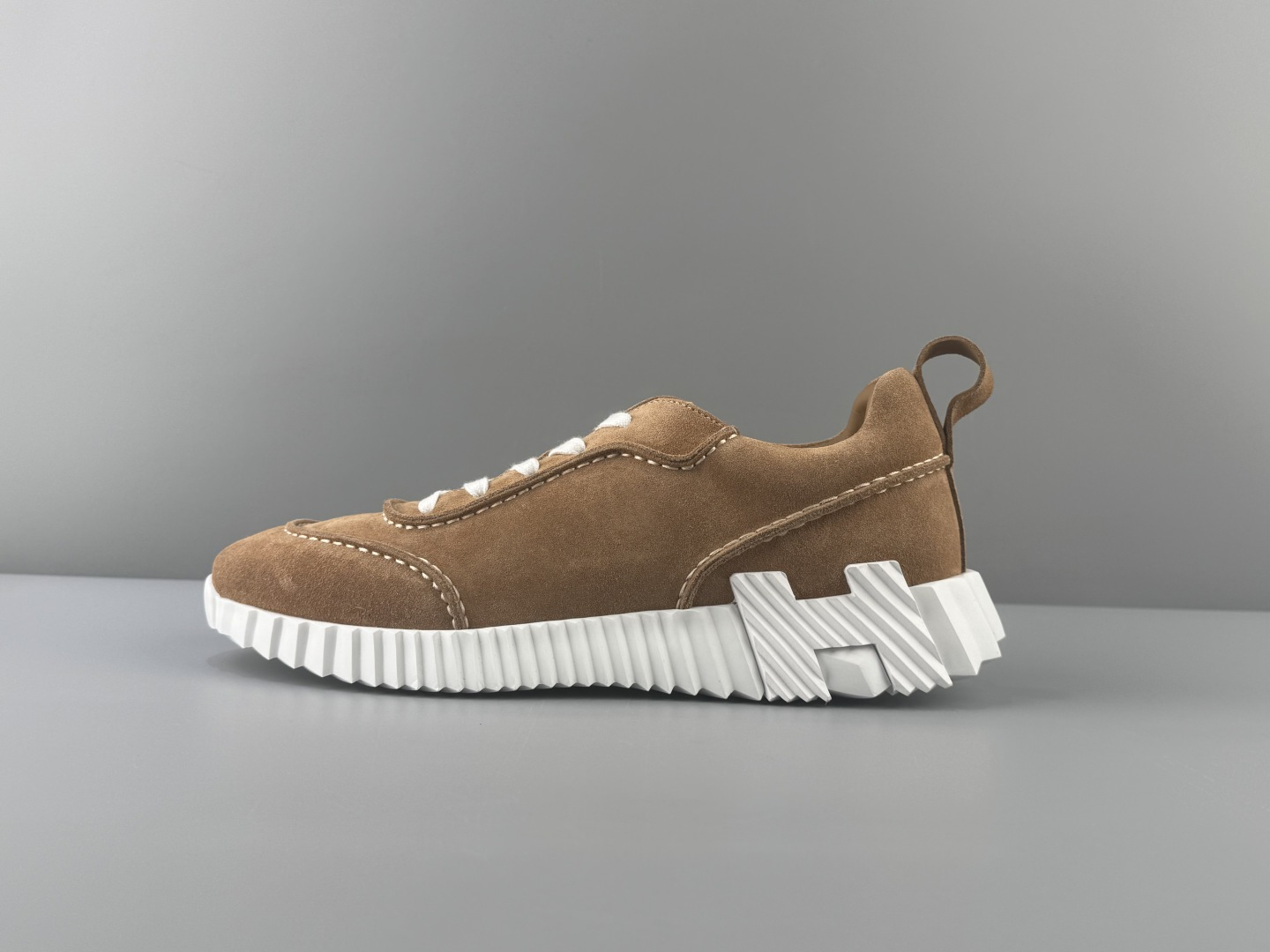 NO:931498,, (hot-selling foreign trade product produced by Foshan's top manufacturer) HERMES Next 2026 latest model calfskin, round toe lace-up 4.32cm, low-cut lifestyle shoes, full shoe wear Mark thread, complex craftsmanship, men's style, imported leather production!  The best sole on the market!  The tooth marks and water chestnuts are clear and three-dimensional!  Produced with top imported raw materials!  Size:38 39 40 41 42 43 44 45 46 (excellent order price),,hermes,hermes,cowhide19860909,(佛山顶级大厂出品外贸爆款) HERMES 爱马仕 Next 2026最新款 小牛皮 圆头系带4.32cm 低帮 生活休闲鞋 全鞋穿Mark线 复杂工艺 男款 进口皮料生产！市面最顶级大底！齿痕菱角清晰立体！顶级进口原料生产！Size:38 39 40 41 42 43 44 45 46(订单价优),,hermes,hermes,cowhide,Men's shoes