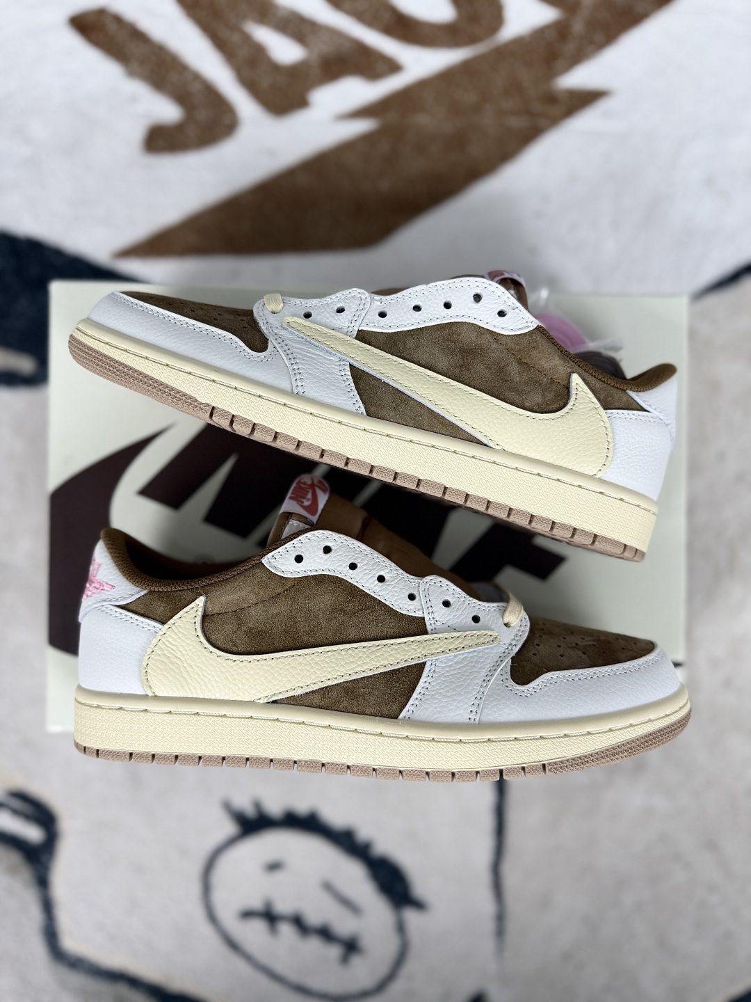 Travis Scott x Air Jordan 1 Low OG 'Black Phantom' Unisex Sneakers 9 cmp i1745965973532 2656 0 7