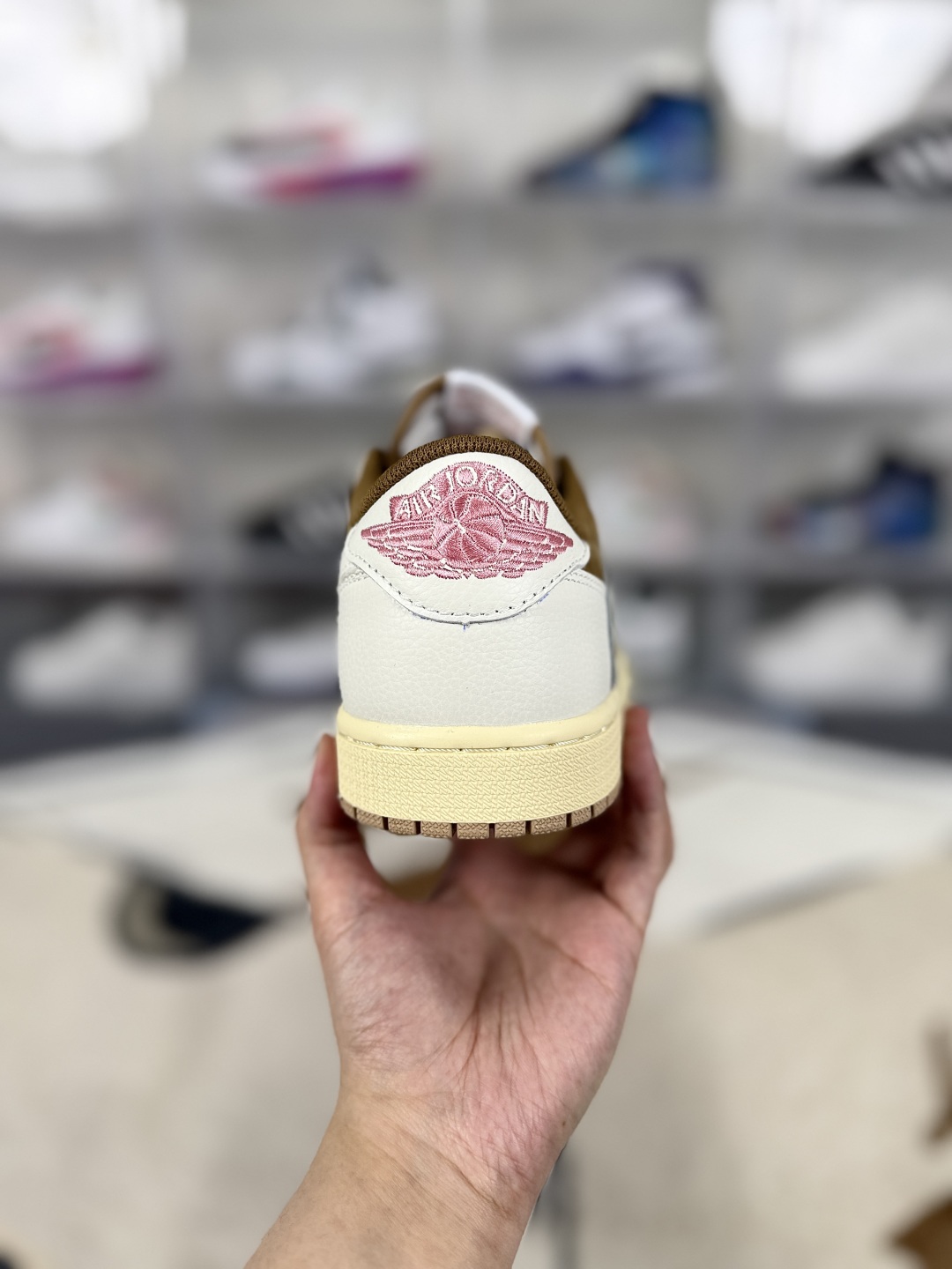 Travis Scott x Air Jordan 1 Low OG 'Black Phantom' Unisex Sneakers 4 cmp i1745965976546 3871 0 2