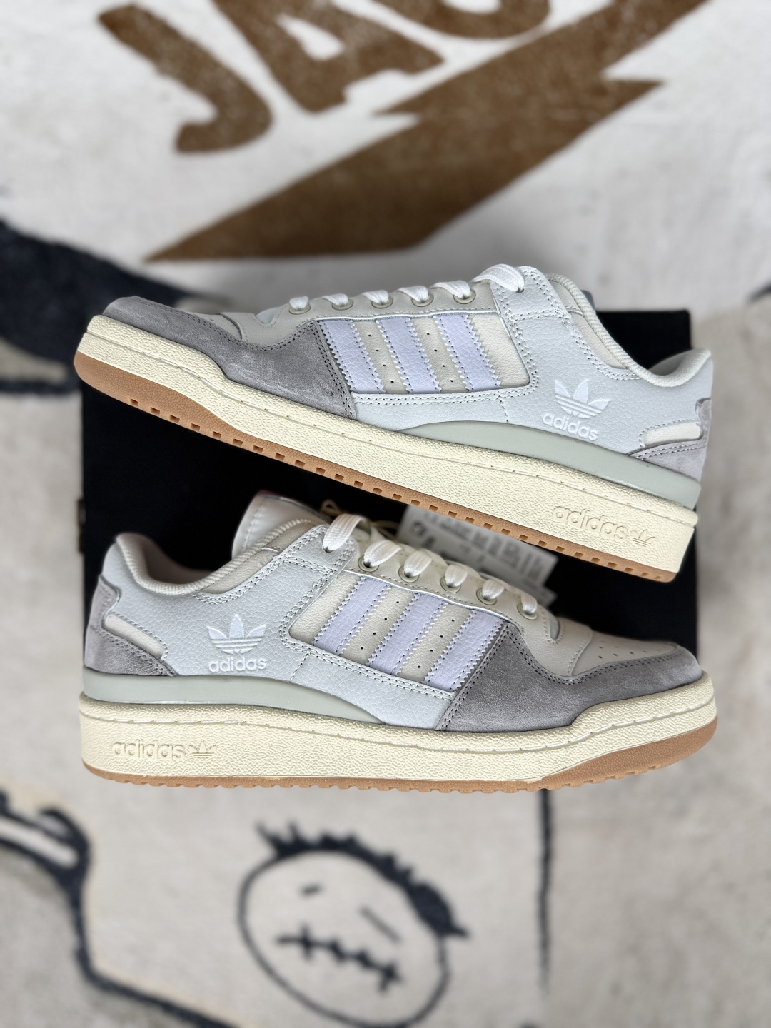 Adidas Originals Forum 84 Low ADV Sneakers - Leather & Suede - Unisex 9 cmp i1746054387646 2220 0 7