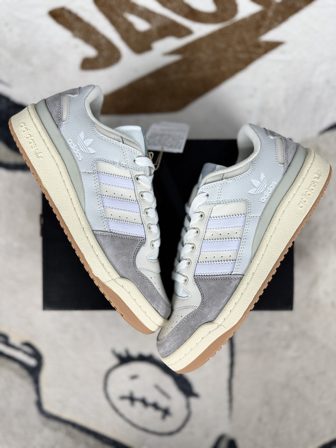Adidas Originals Forum 84 Low ADV Sneakers - Leather & Suede - Unisex 6 cmp i1746054395494 5646 0 6