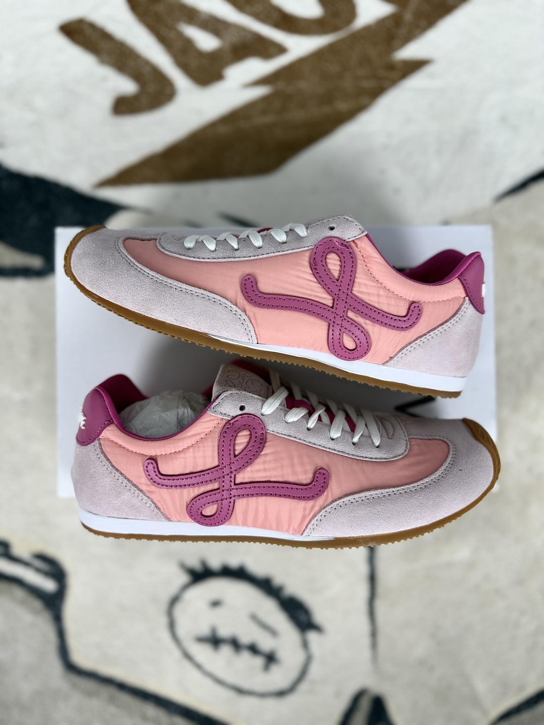 Loewe Ballet Runner 2.0 Pink Leather Sneakers Round Toe Lace-up Casual Shoes 9 cmp i1746109398506 1536 0 7
