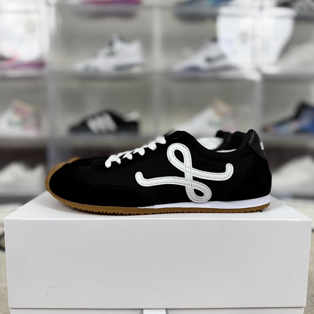 Loewe Ballet Runner 2.0: Calfskin Leather Sneakers, Round Toe, Lace-Up 10 cmp i1746109540717 5661 0 8