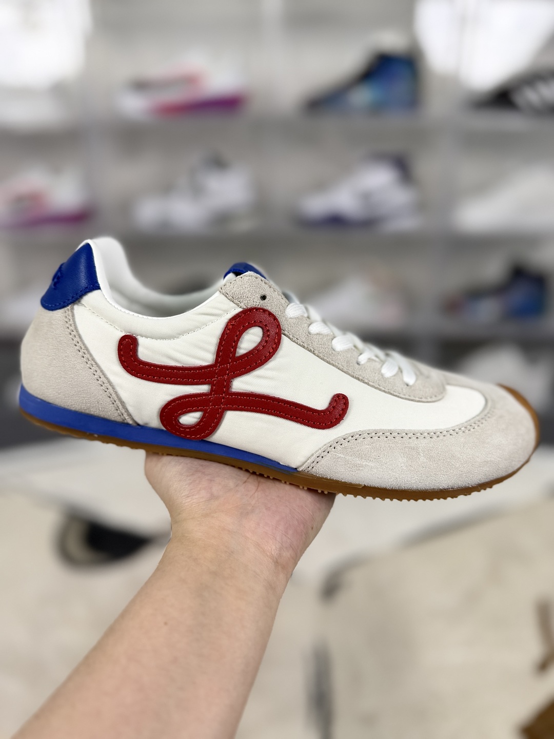 Loewe Ballet Runner 2.0 Leather Lace-Up Round Toe Low Top Sneakers 1 cmp i1746473945475 5670 0 0