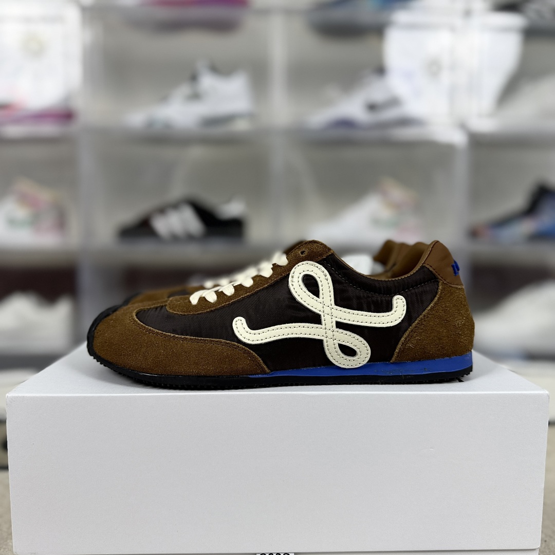 Loewe Ballet Runner 2.0: Iconic Design, Supreme Comfort, Brown-Hued Elegance 9 cmp i1746650587055 2592 0 8