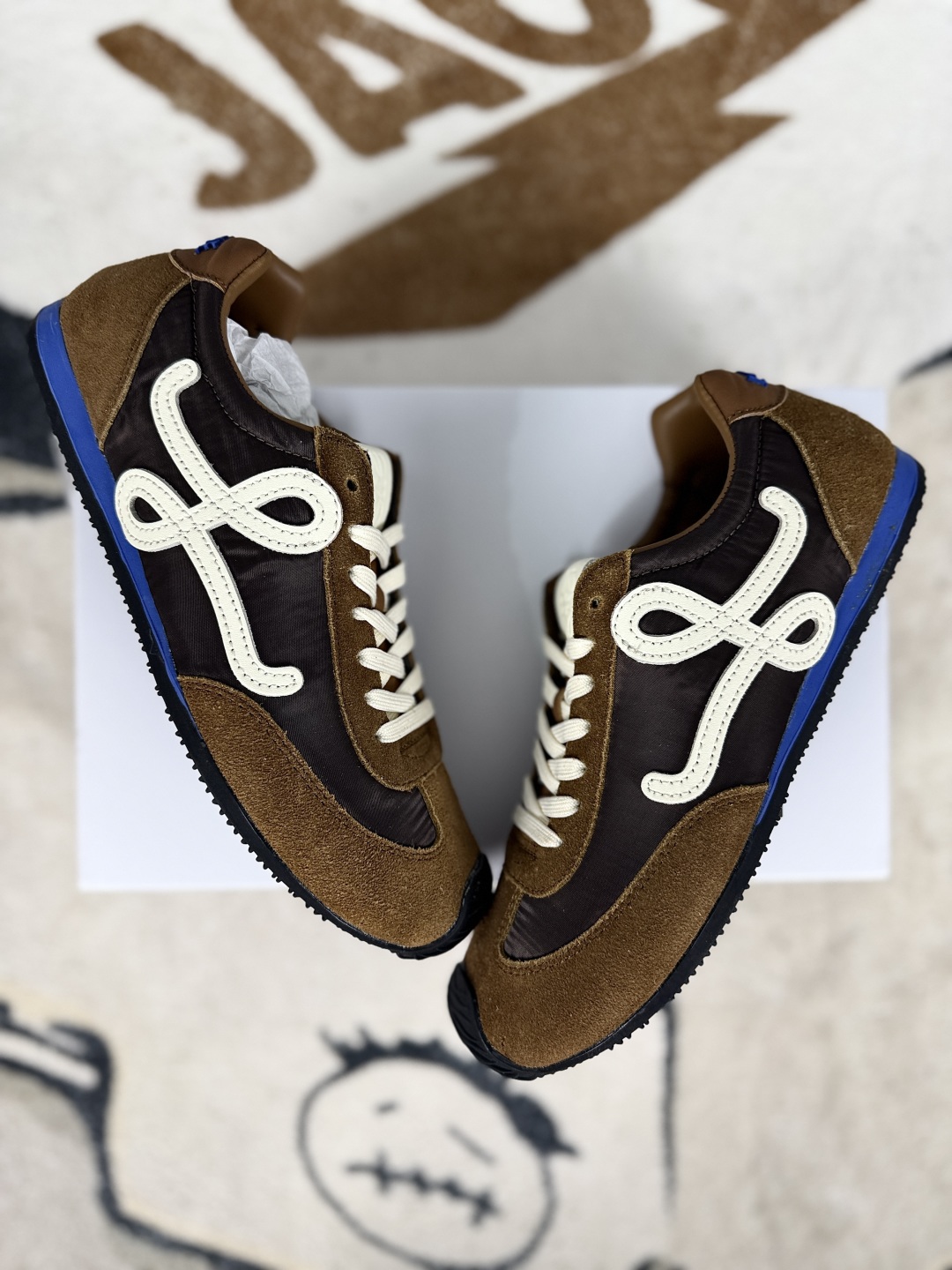 Loewe Ballet Runner 2.0: Iconic Design, Supreme Comfort, Brown-Hued Elegance 5 cmp i1746650668831 6822 0 6