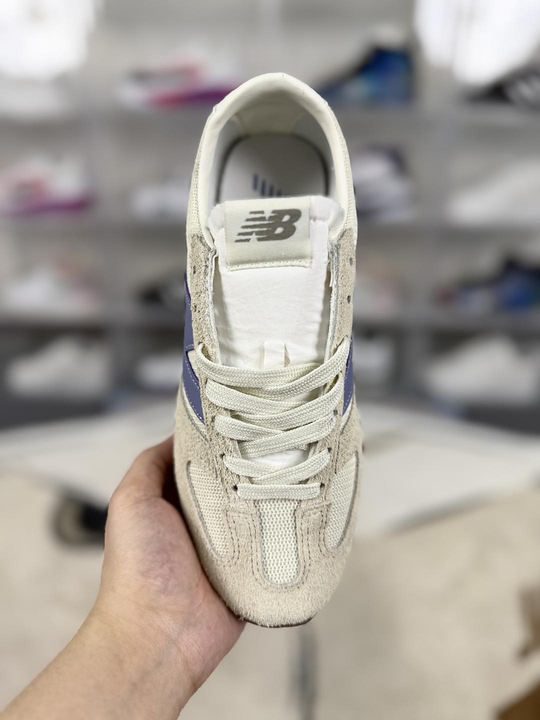 New Balance 471: Retro-Inspired Sneakers for Everyday Comfort and Style 4 cmp i1746731931711 817 0 3