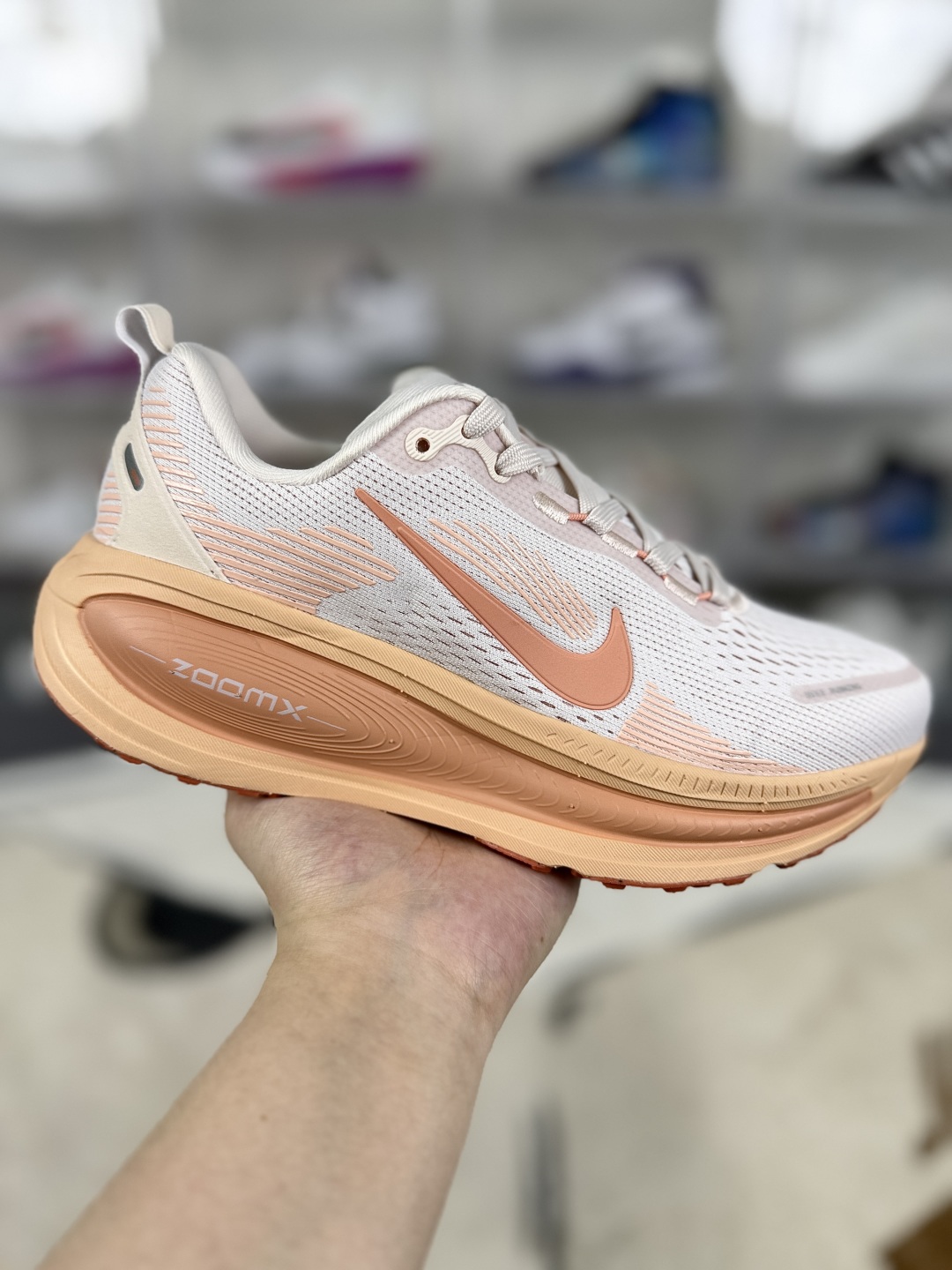 Nike Vomero 18 Running Shoes: Comfort, Style, and Performance All-in-One!