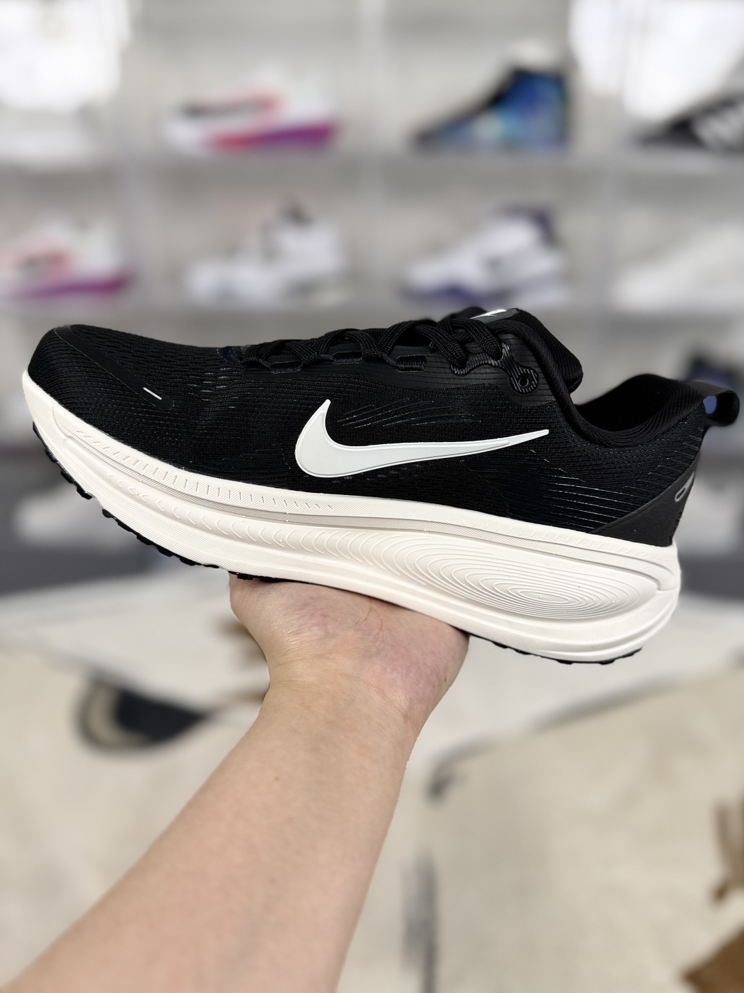 Nike Vomero 18 Running Shoes - Black & White, Comfortable & Durable 2 cmp i1746910172063 568 0 1