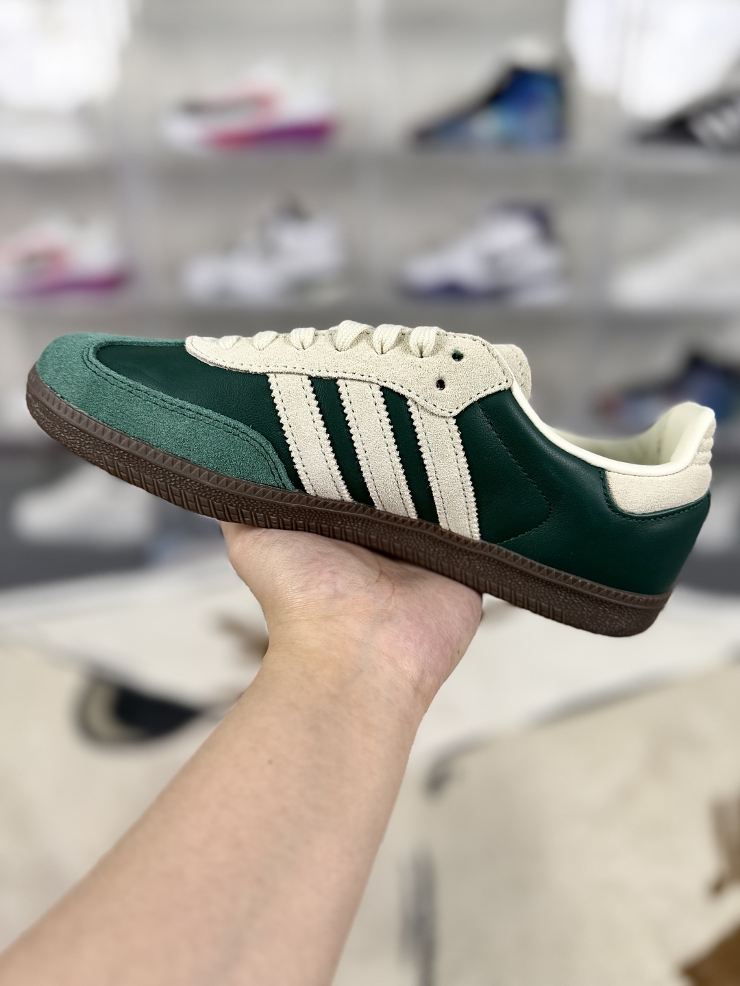 Adidas Originals Samba OG Green White: Comfortable, Stylish, and Durable Sneakers 2 cmp i1746910204475 4175 0 1