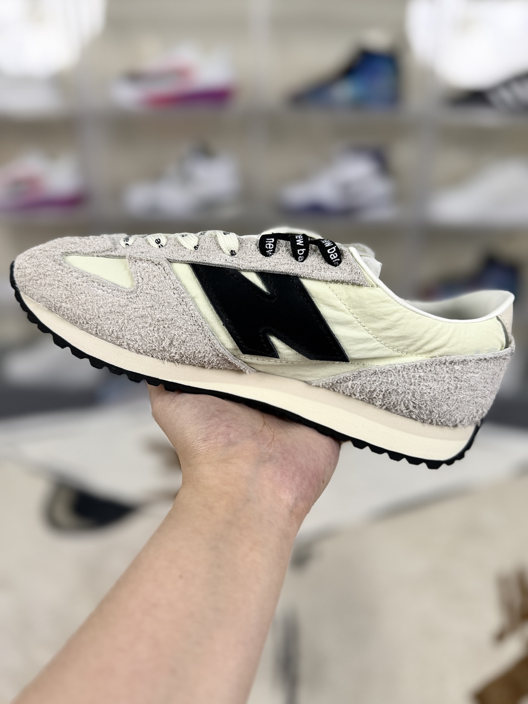 New Balance NB 471: Retro-Inspired Comfort and Style for Everyday Wear 3 cmp i1747003468282 3661 0 1