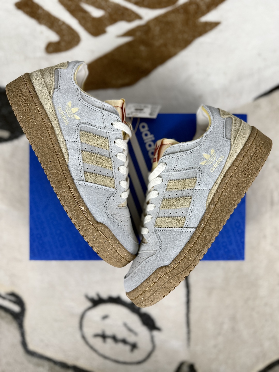 Adidas Originals Forum 84 Low: Blue & Brown Retro Basketball Sneakers 6 cmp i1747088708506 9481 0 6