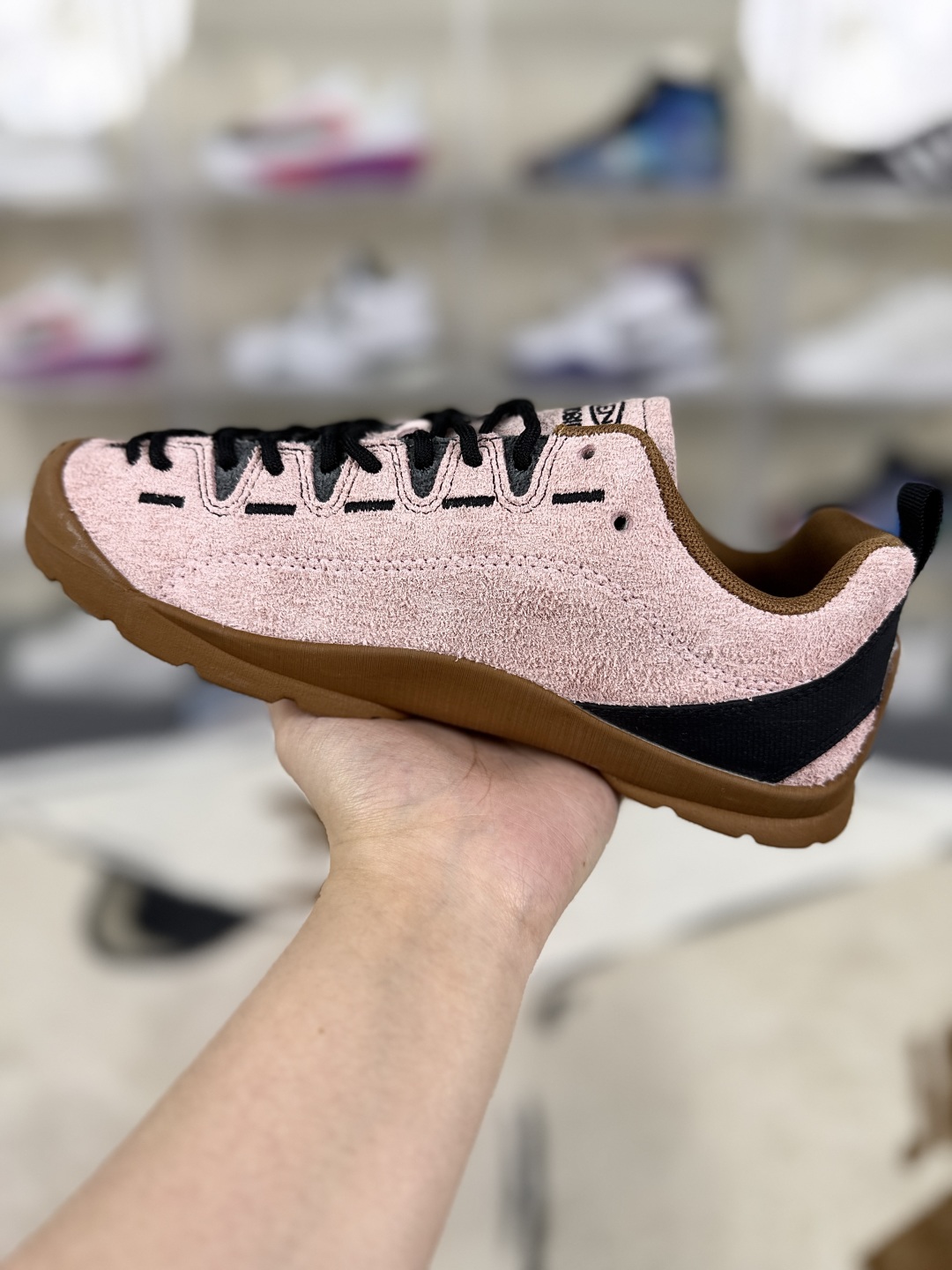 Highsnobiety x KEEN Jasper Downtown Pink Low-Top Hiking Shoe 3 cmp i1747089040858 5377 0 1