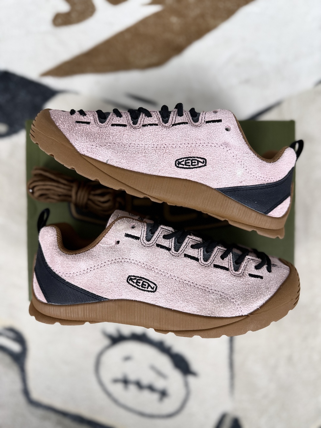 Highsnobiety x KEEN Jasper Downtown Pink Low-Top Hiking Shoe 9 cmp i1747089040876 4654 0 7