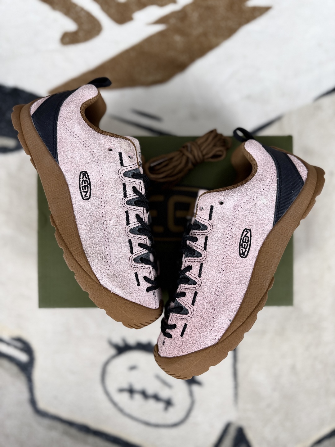Highsnobiety x KEEN Jasper Downtown Pink Low-Top Hiking Shoe 6 cmp i1747089049315 2909 0 6