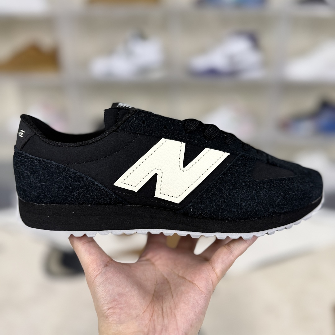New Balance 471 Black and White Low-Top Sneaker. Durable, Lightweight & Breathable. 7 cmp i1747429009494 7829 0 5