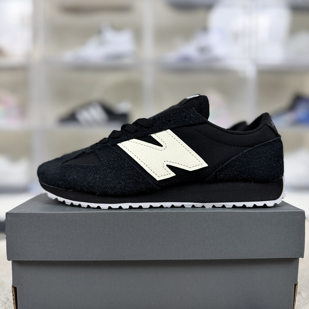 New Balance 471 Black and White Low-Top Sneaker. Durable, Lightweight & Breathable. 9 cmp i1747429011484 9121 0 8