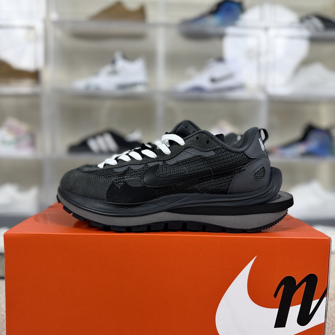 Sacai x Nike VaporWaffle Black/Grey Low-Top Sneakers - Unisex Comfort Shoes 9 cmp i1747429240844 4138 0 8