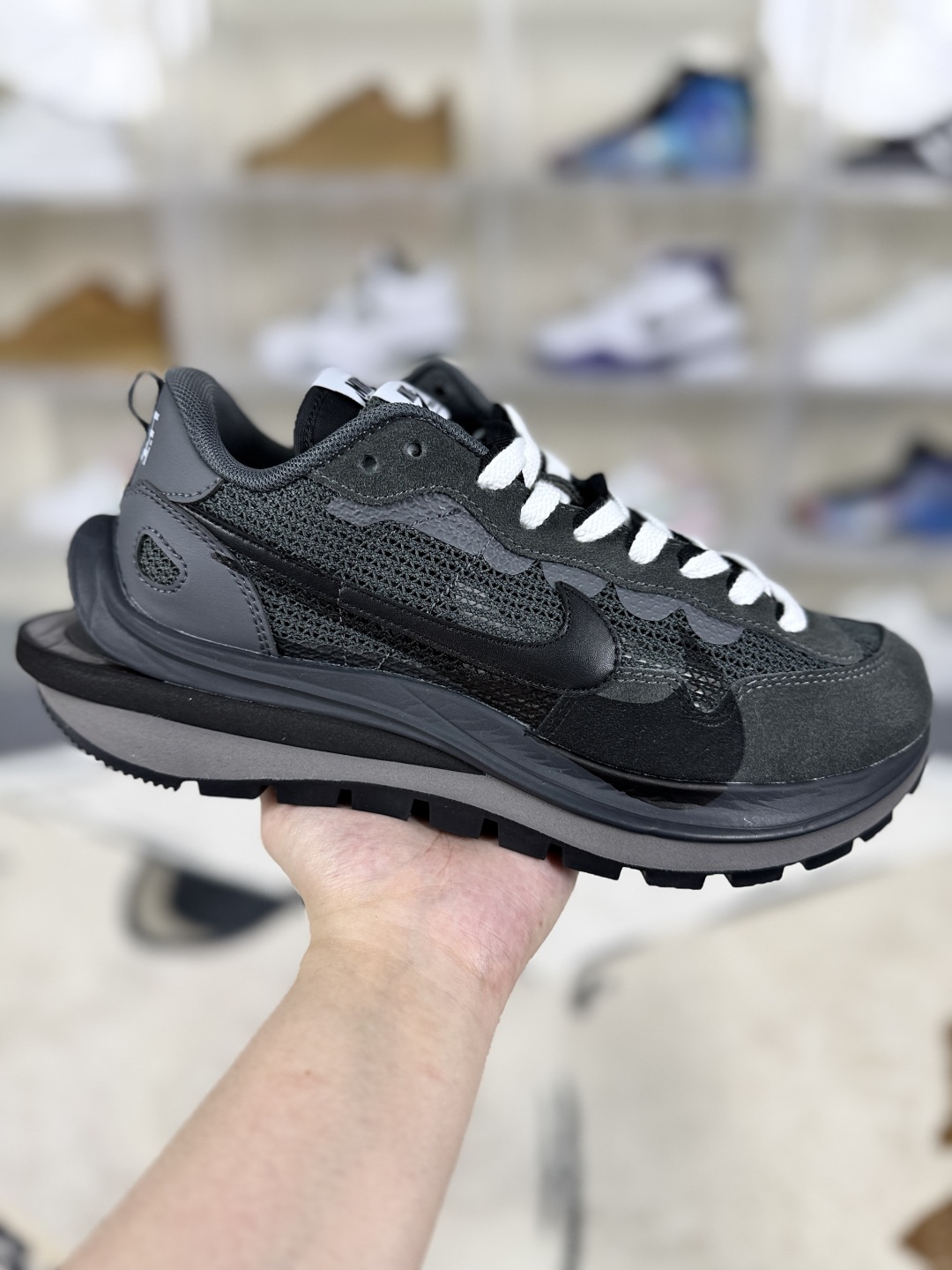 Sacai x Nike VaporWaffle Black/Grey Low-Top Sneakers - Unisex Comfort Shoes 1 cmp i1747429240847 8633 0 0