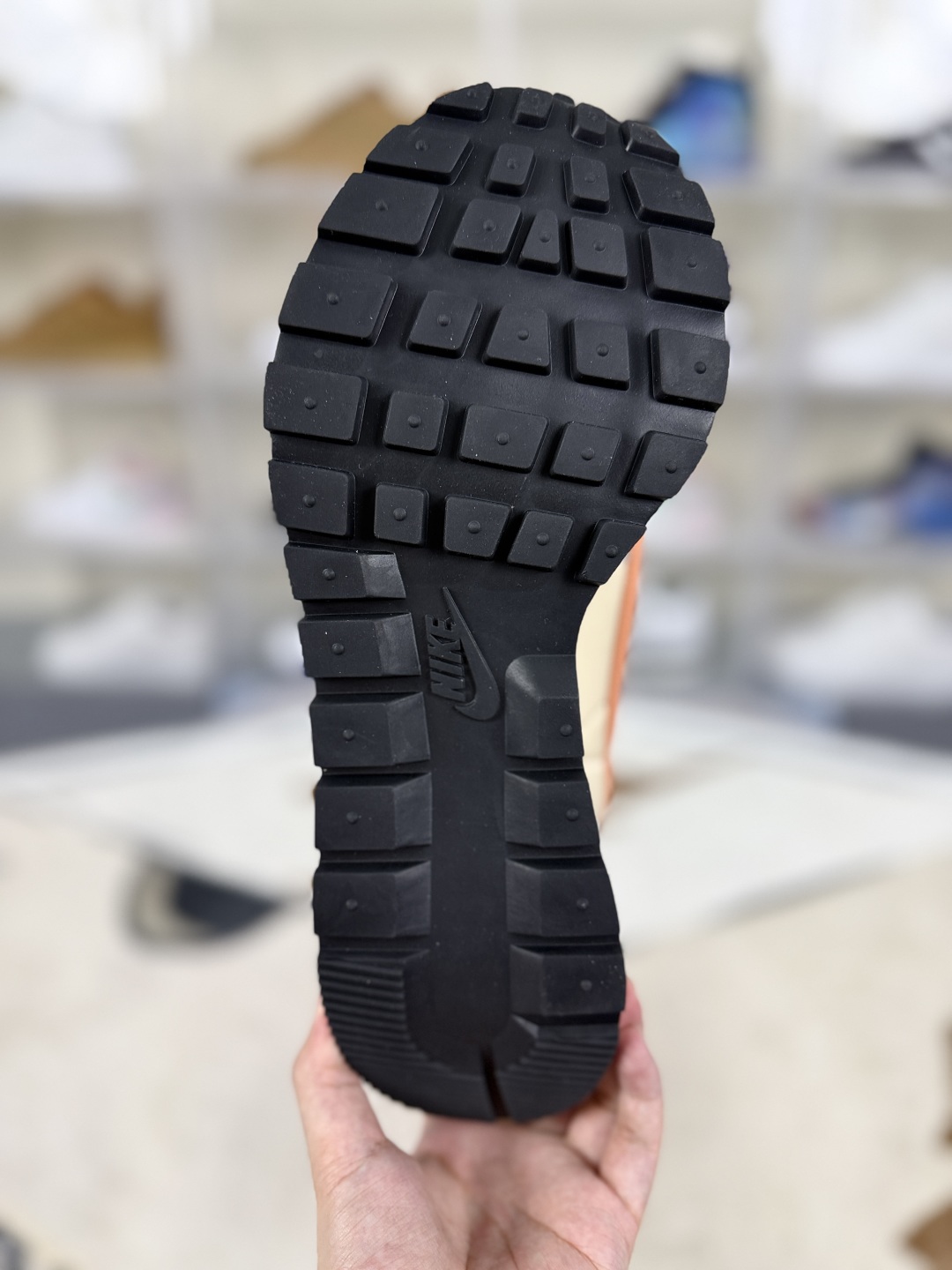 Nike x Sacai VaporWaffle Low-Top Sneakers - Stylish, Comfortable, and Versatile 7 cmp i1747429264772 2047 0 4