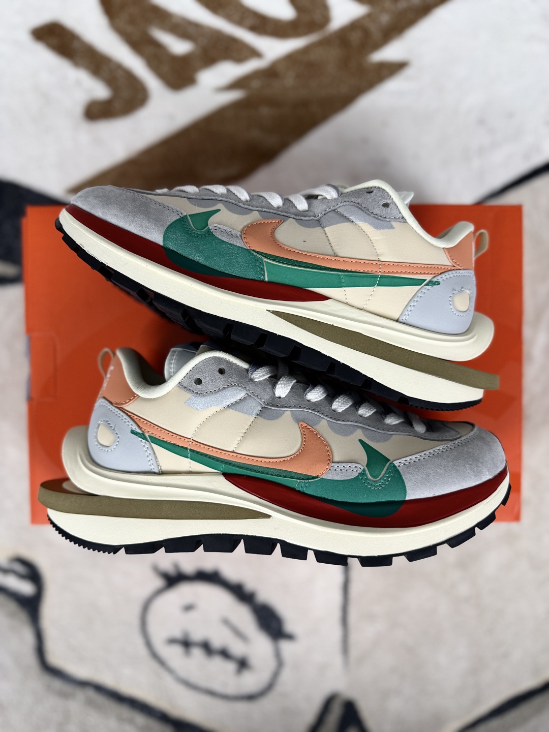 Nike x Sacai VaporWaffle Low-Top Sneakers - Stylish, Comfortable, and Versatile 9 cmp i1747429270676 5511 0 7