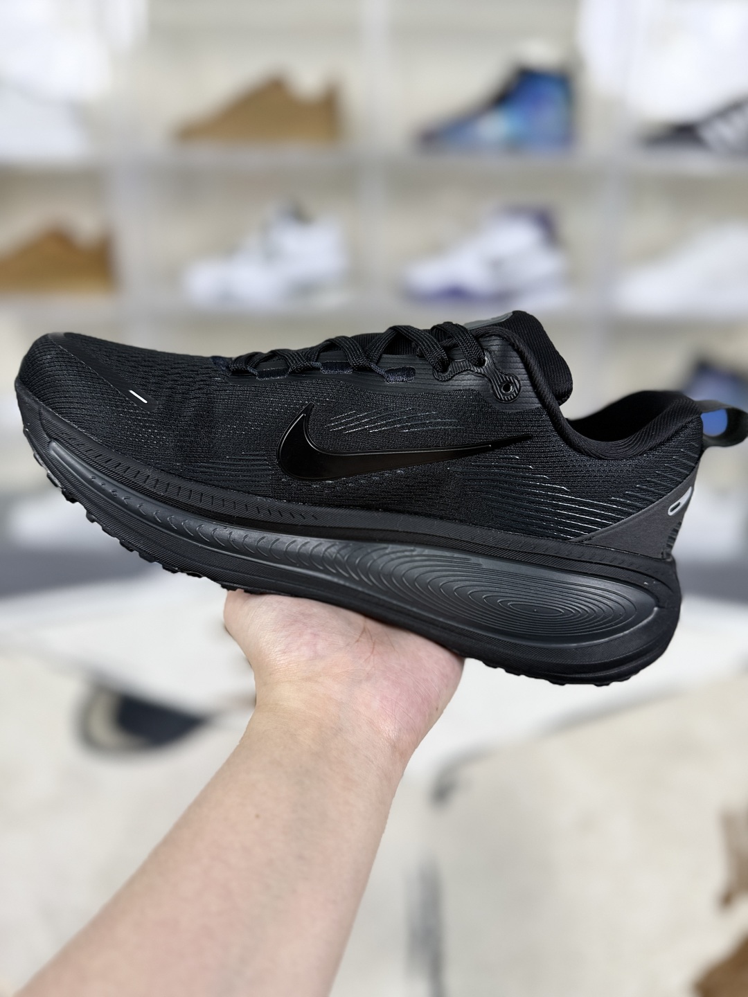 Nike Vomero 18 'Black' Running Shoes - Comfortable, Durable, and Stylish 2 cmp i1747506981117 9073 0 1