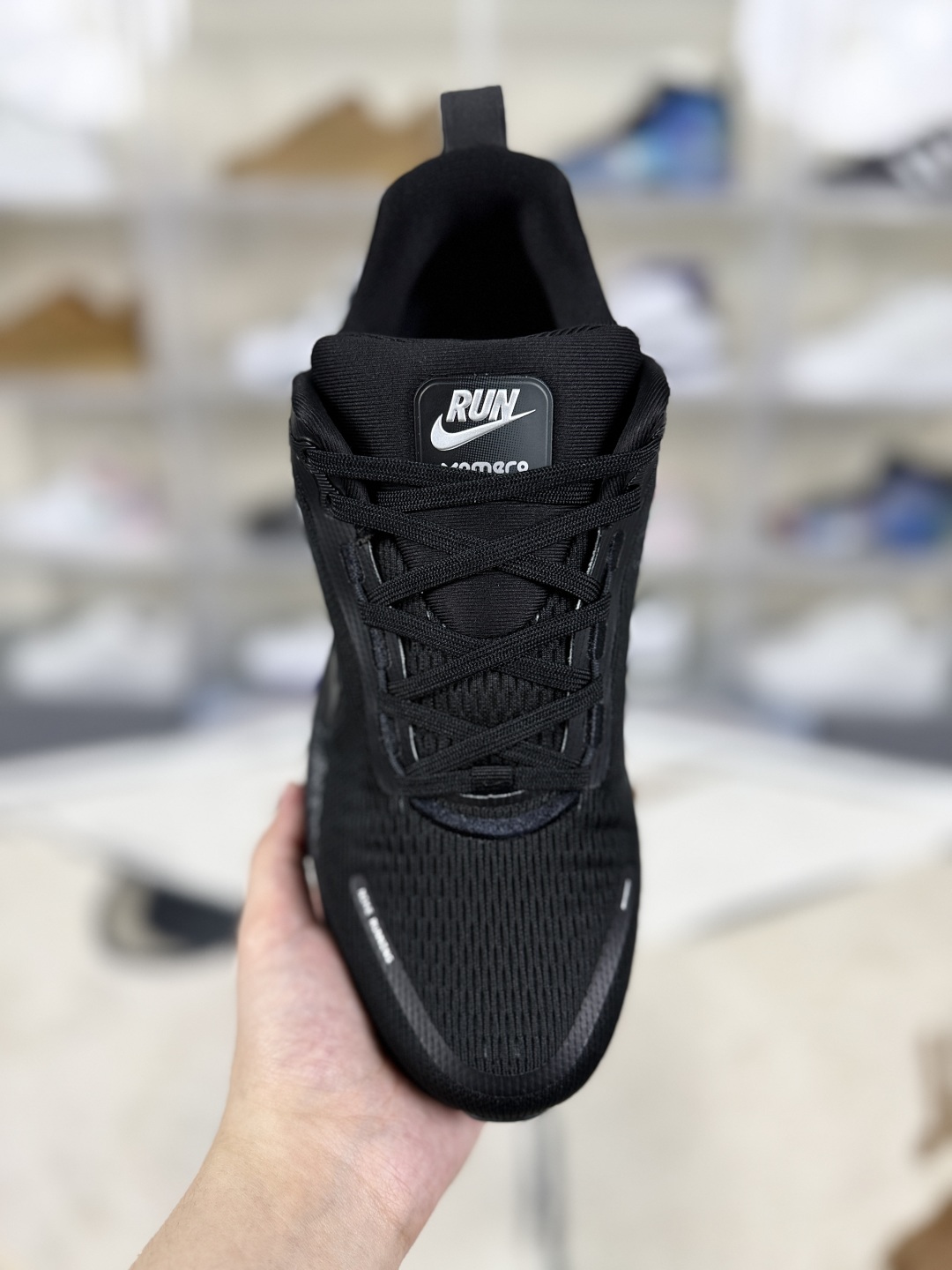 Nike Vomero 18 'Black' Running Shoes - Comfortable, Durable, and Stylish 4 cmp i1747506986254 8667 0 3