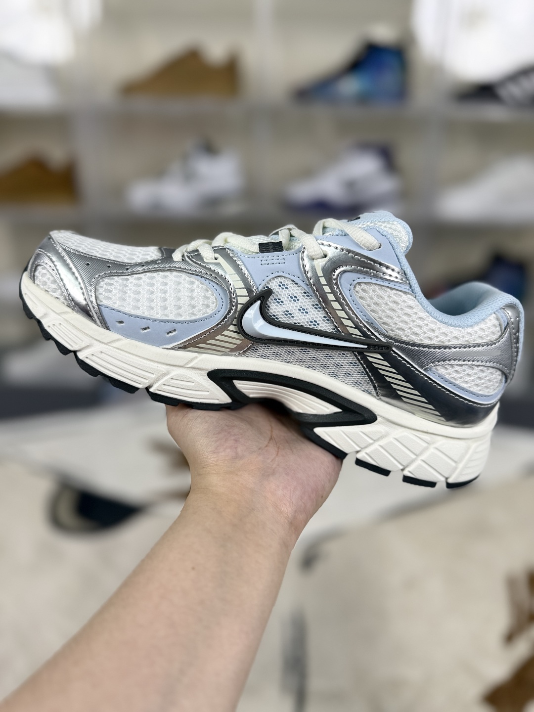 Nike V5 RNR Running Shoes: Lightweight, Breathable, and Stylish Sneakers 3 cmp i1747689329138 4290 0 1