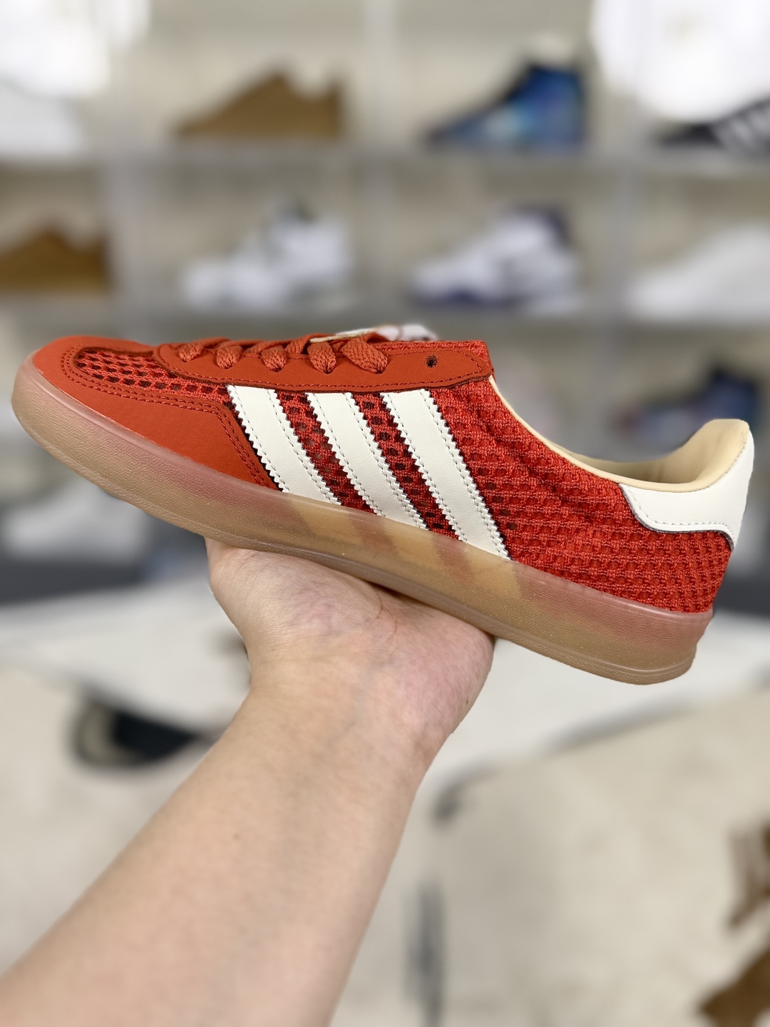 Adidas Originals Gazelle Indoor Low-Top Sneakers - Orange/White - Unisex 2 cmp i1747689499836 5242 0 1