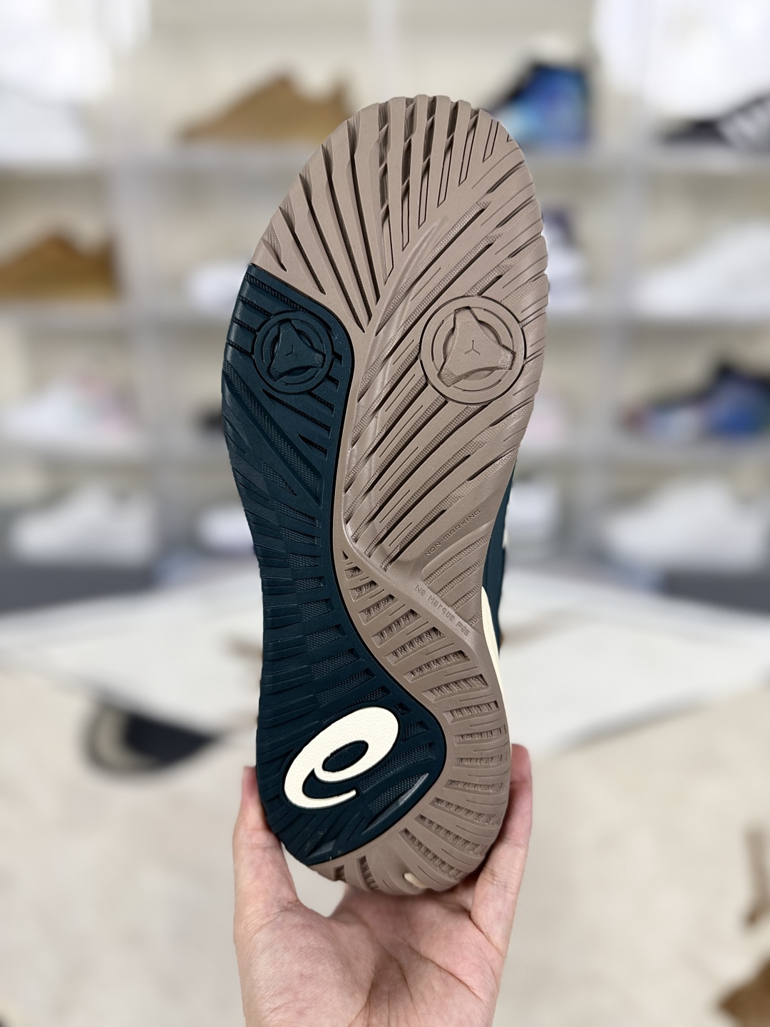 Asics GEL-Resolution X: Comfort, Anti-Slip, and Durable Tennis Shoes for All 6 cmp i1747775356881 2564 0 4
