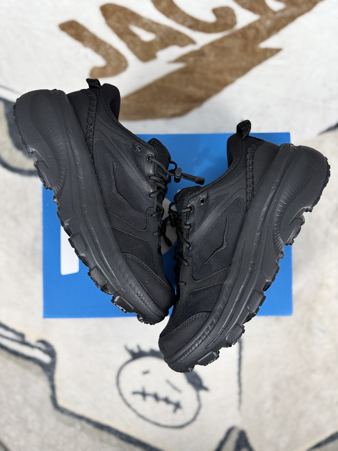 Hoka One One Bondi B3 Running Shoes: Comfort, Cushioning, and Style 6 cmp i1747775496441 5790 0 6
