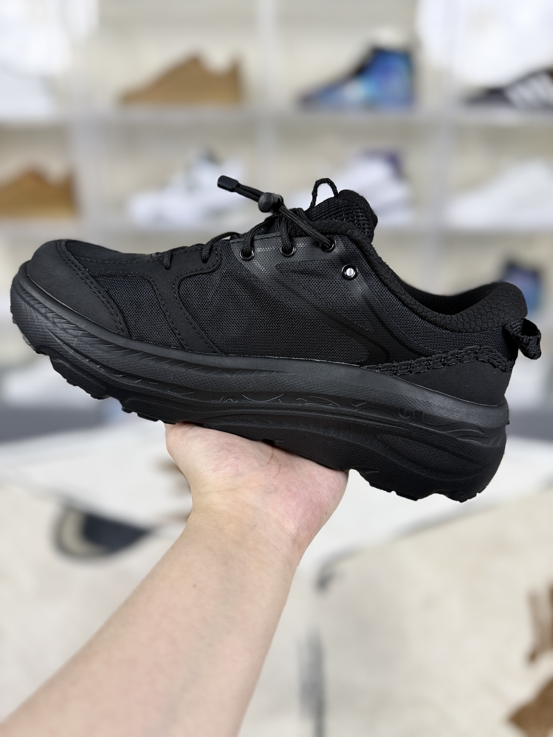 Hoka One One Bondi B3 Running Shoes: Comfort, Cushioning, and Style 3 cmp i1747775496458 1356 0 1