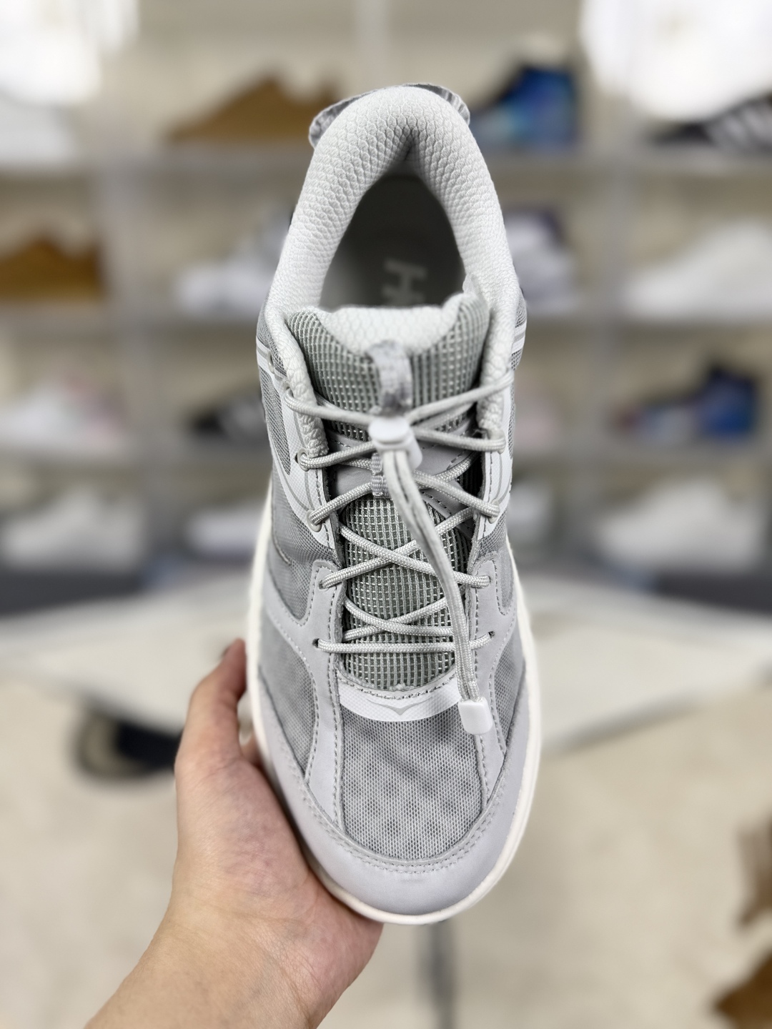 Hoka One One Bondi B3 LS Running Shoes - Comfortable, Durable, and Stylish 4 cmp i1747775567739 147 0 3