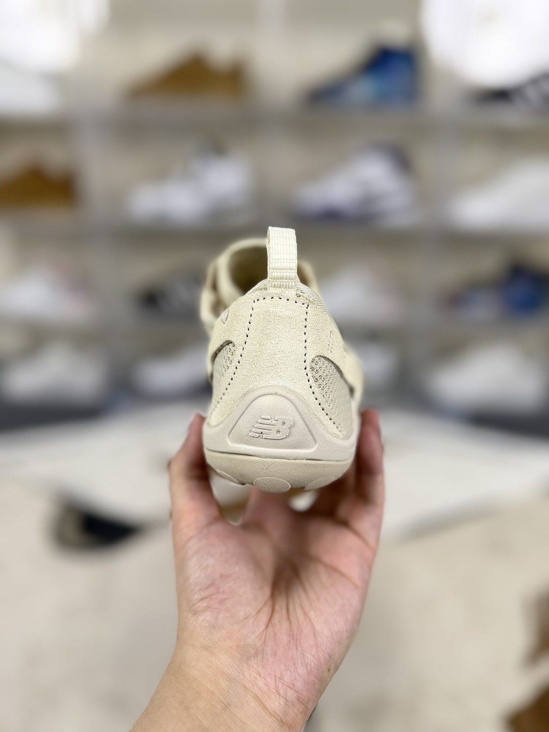 New Balance MT10O Beige Running Shoes - Comfortable, Durable, and Stylish 4 cmp i1747861353121 2374 0 2