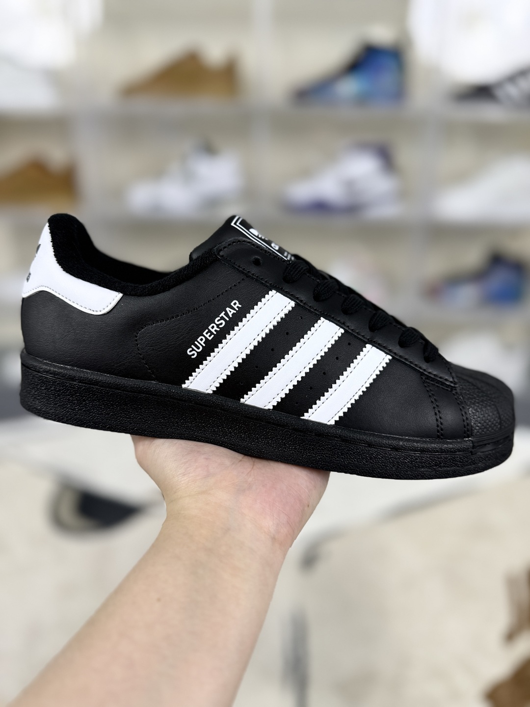 Adidas Originals Superstar: Iconic Comfort, Durable Design, and Timeless Style 1 cmp i1747861413725 1184 0 0