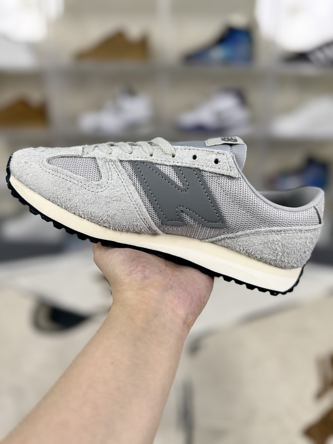 New Balance 471: Retro-Inspired Comfort, Lightweight EVA Midsole, Grey Sneakers 3 cmp i1747952261174 6913 0 1