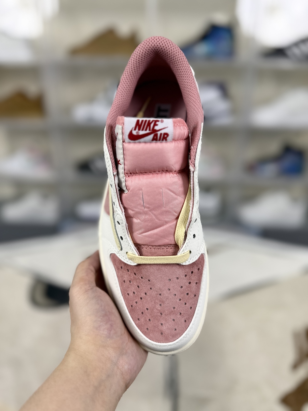 Travis Scott x Air Jordan 1 Low Pink,Retro Basketball Shoes Unisex DM7866-600 4 cmp i1747952345378 32 0 3