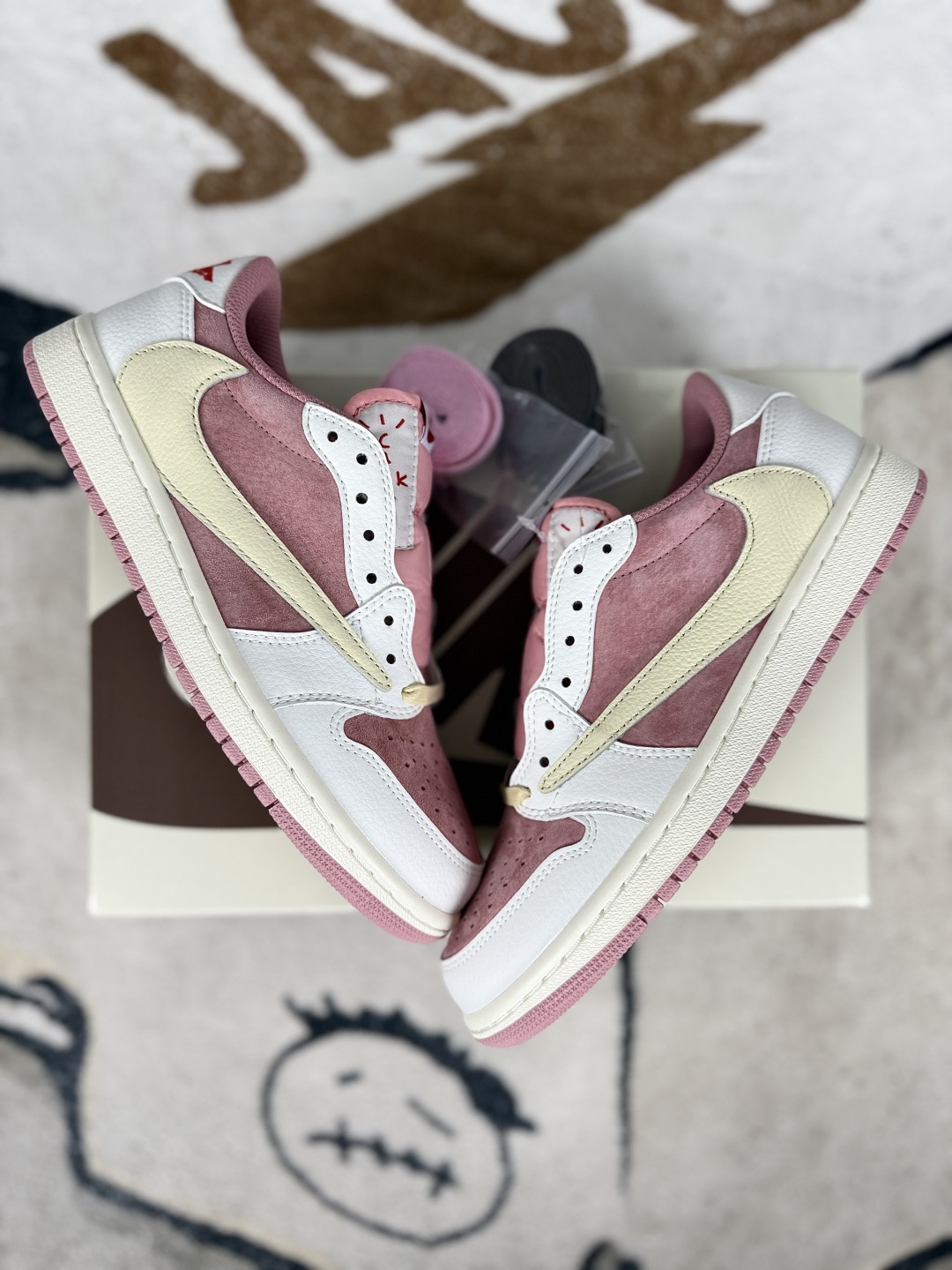 Travis Scott x Air Jordan 1 Low Pink,Retro Basketball Shoes Unisex DM7866-600 5 cmp i1747952346900 8030 0 6
