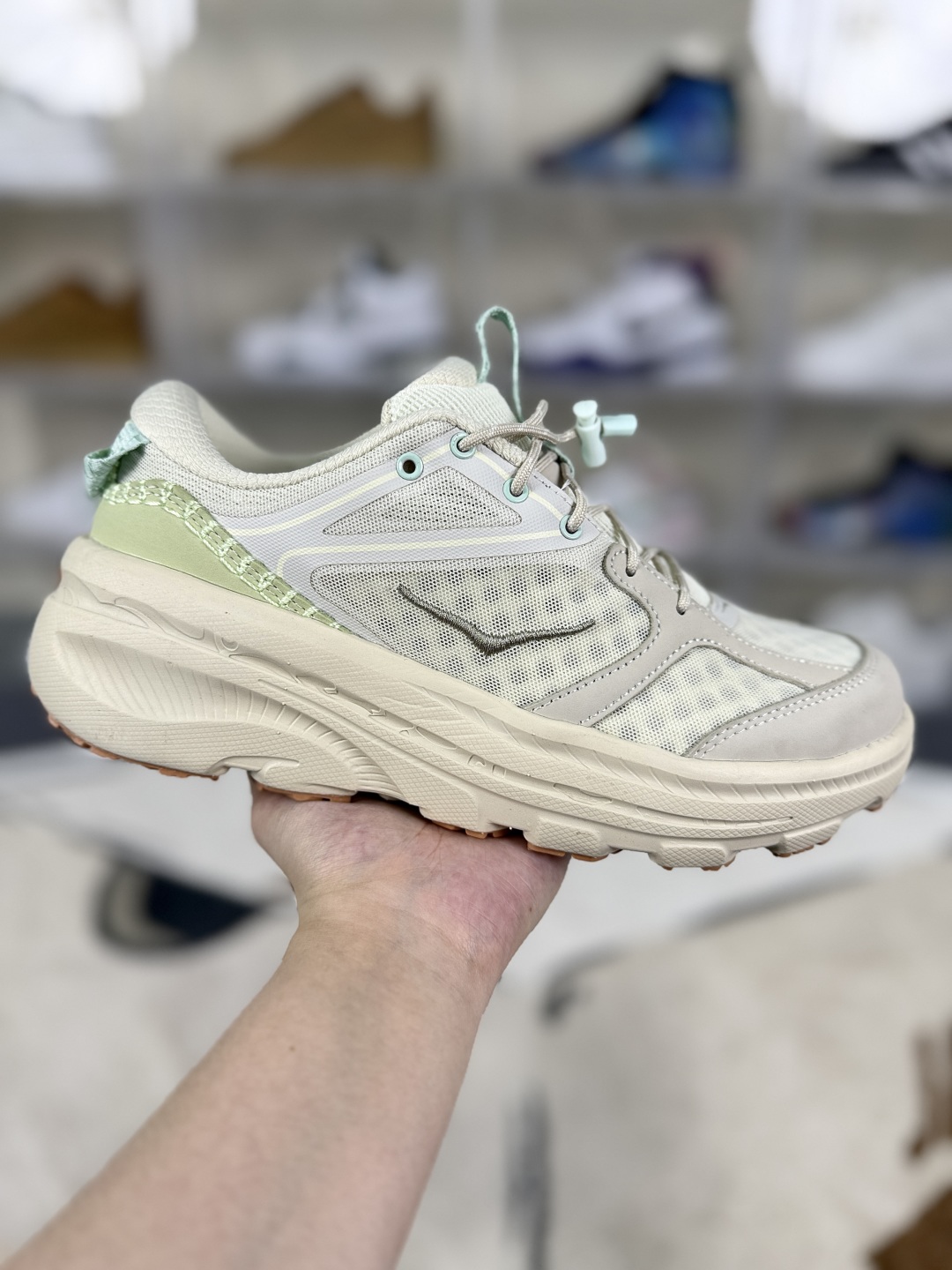 Hoka One One Bondi B3 LS Running Shoes, Lightweight and Comfortable 1 cmp i1748036844336 1337 0 0