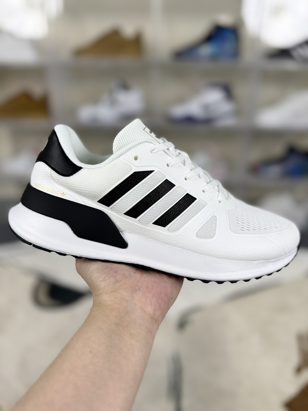 Adidas Tubular Shadow Running Shoes - Comfortable, Breathable, & Stylish 2 cmp i1748124920629 1550 0 0