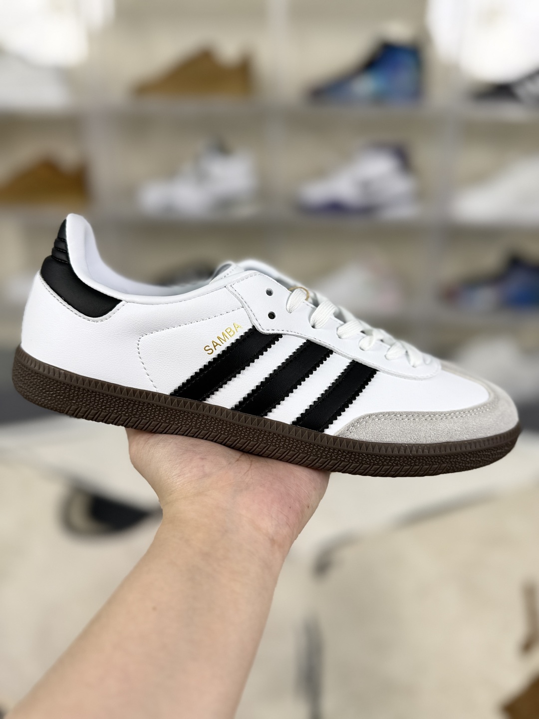 Adidas Originals Samba OG: Classic White & Black Leather Low-Top Sneakers 1 cmp i1748125200064 2104 0 0