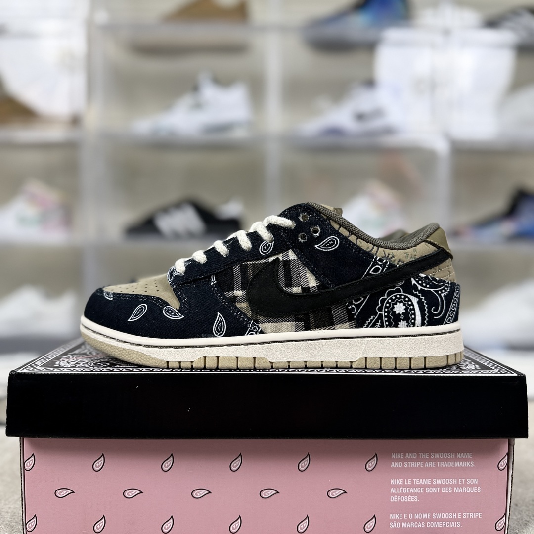 Travis Scott x Nike Dunk SB Jackboys Sneakers - Bandana Print Low Top 10 cmp i1748209834517 443 0 8