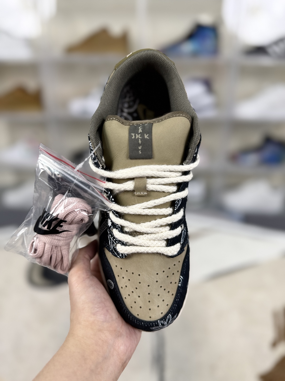 Travis Scott x Nike Dunk SB Jackboys Sneakers - Bandana Print Low Top 5 cmp i1748209834536 1610 0 3