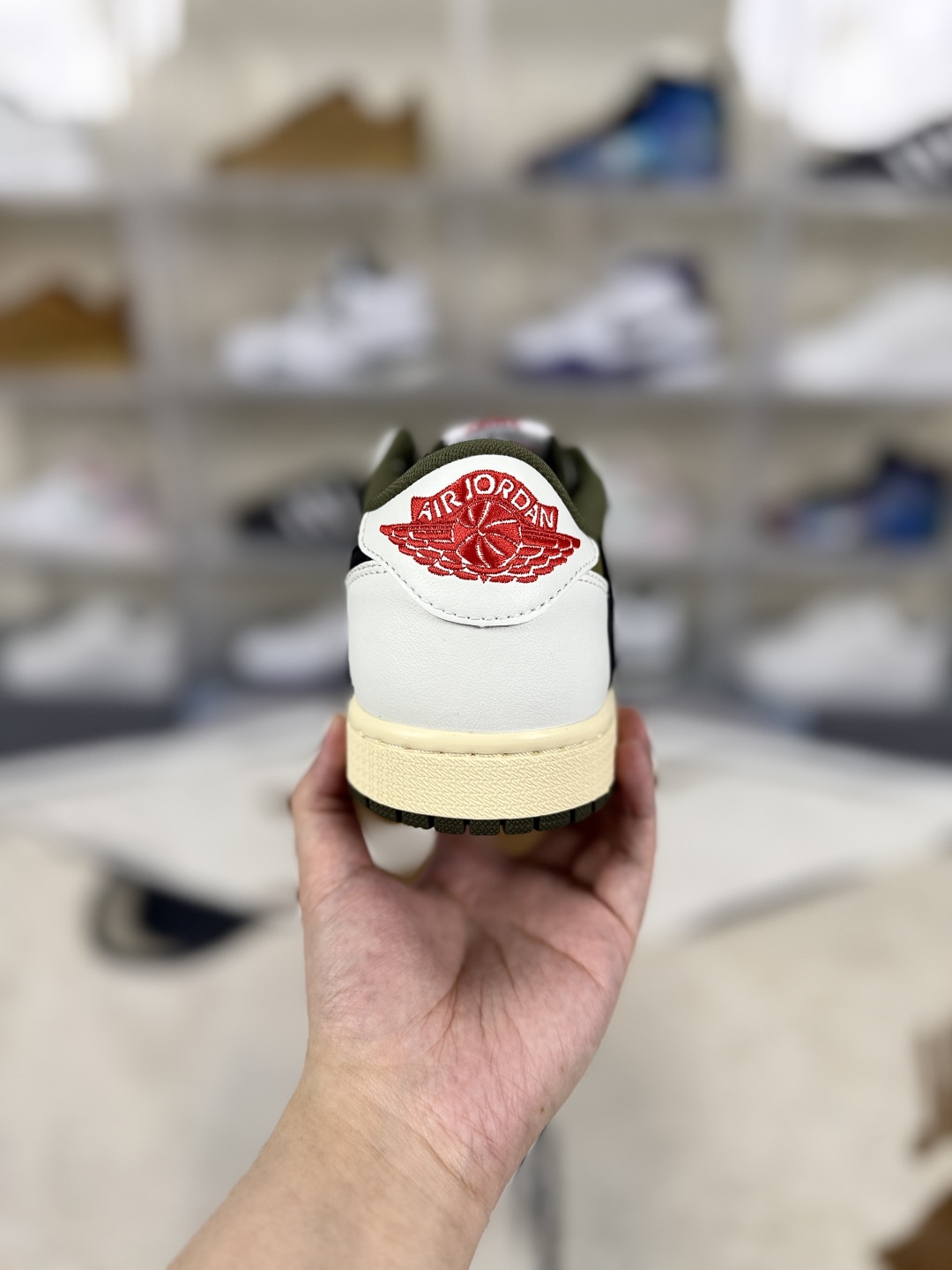 Travis Scott x Jordan Air 1 Low OG Olive - Retro Basketball Shoes For Men & Women 4 cmp i1748296133054 3512 0 2