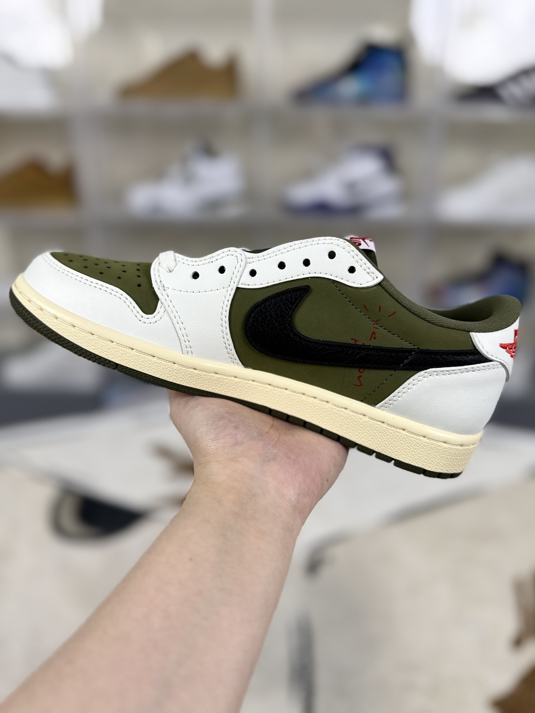 Travis Scott x Jordan Air 1 Low OG Olive - Retro Basketball Shoes For Men & Women 3 cmp i1748296134633 7297 0 1
