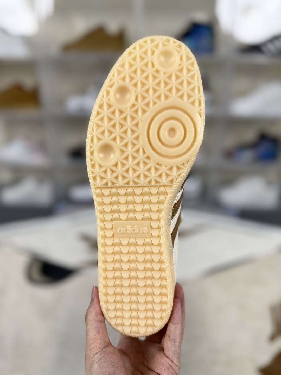 Adidas Originals Samba OG Low Top Sneakers - Beige/Brown - Unisex Design 6 cmp i1748296167336 1232 0 4