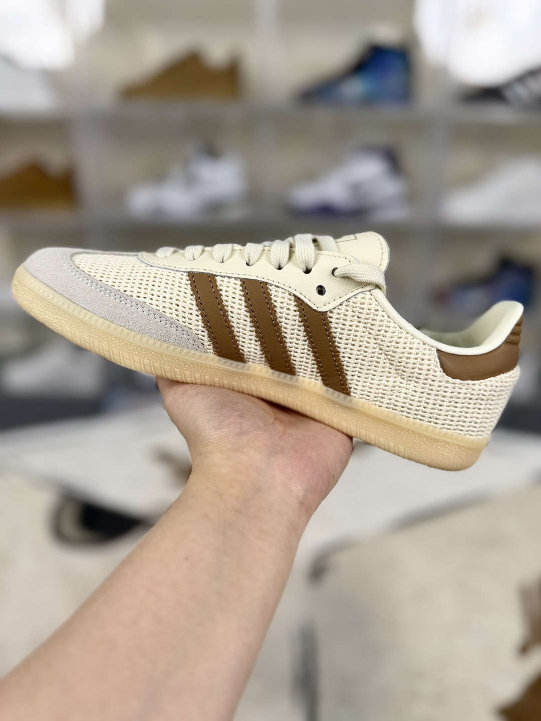 Adidas Originals Samba OG Low Top Sneakers - Beige/Brown - Unisex Design 2 cmp i1748296167343 9366 0 1