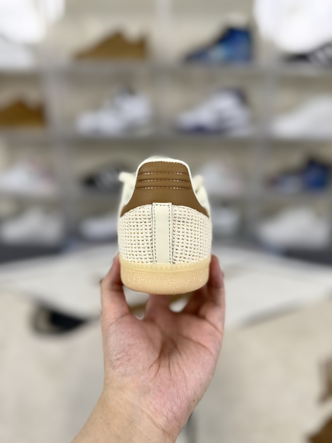 Adidas Originals Samba OG Low Top Sneakers - Beige/Brown - Unisex Design 3 cmp i1748296168842 3139 0 2