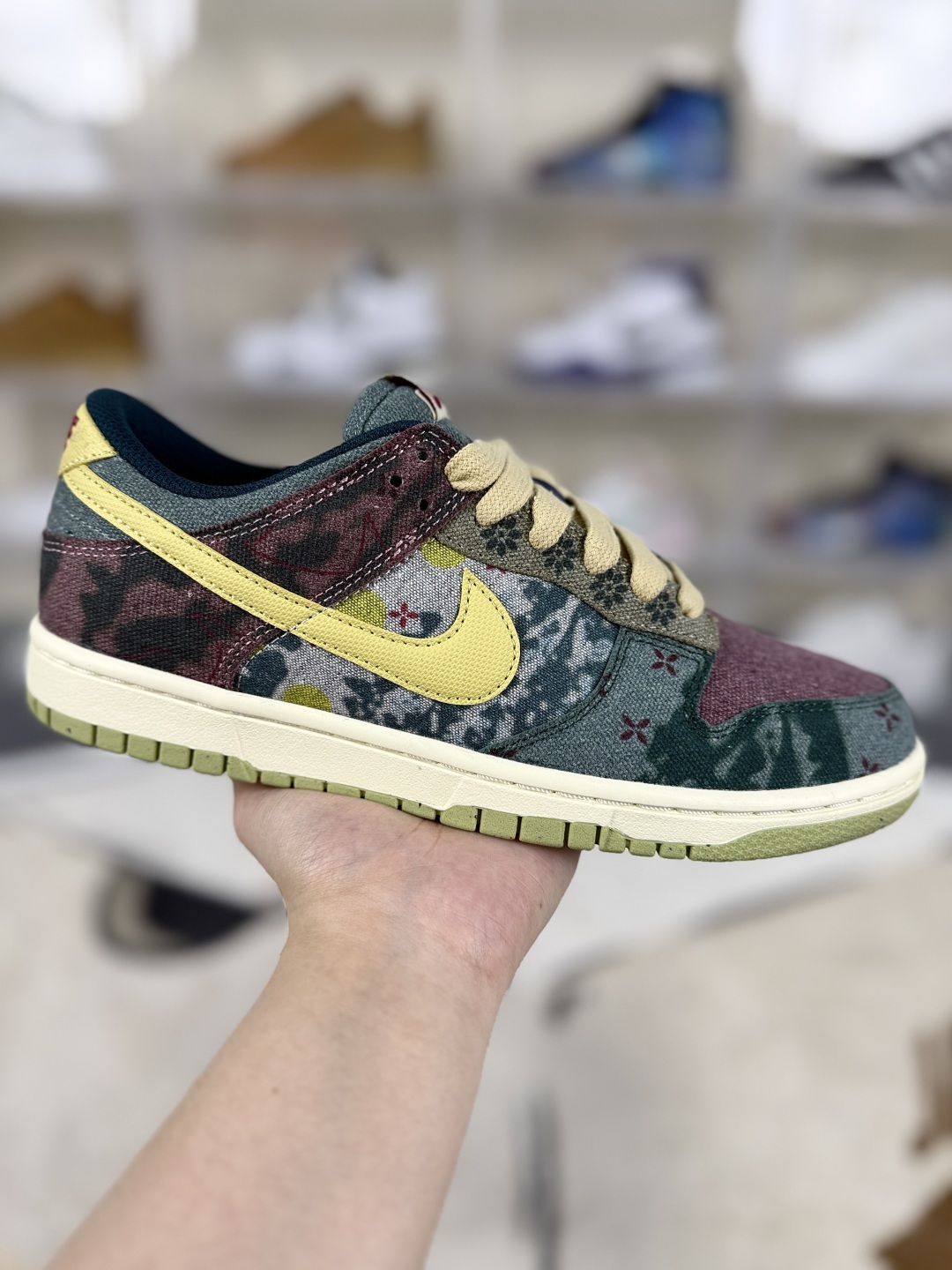 Nike Dunk SP Community Garden Lemon Wash Low Top Sneakers - Unisex Style 2 cmp i1748468274462 2129 0 0